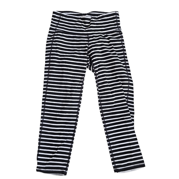 Athleta Black & White Stripe crop Leggings size XS - Picture 8 of 9